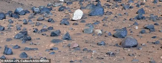 NASA, şimdiye kadarki en net ‘Mars’ görüntüsünü paylaştı 2.Resim